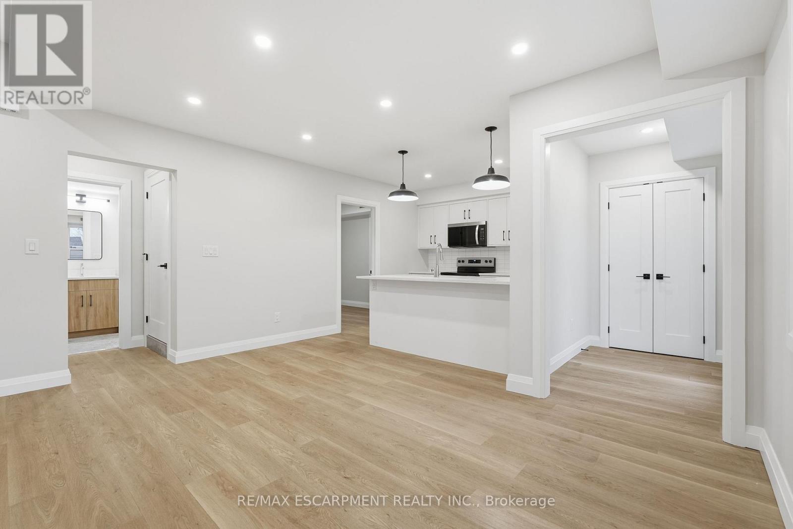 2 - 231 Park Street N, Hamilton (Central), Ontario  L8L 1L9 - Photo 7 - X12651850