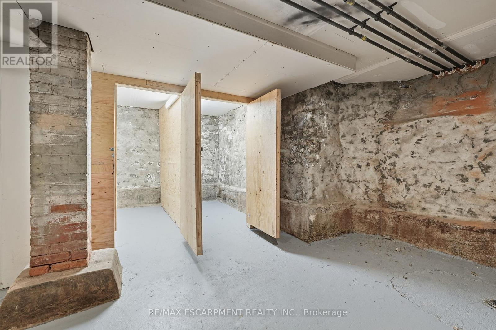 4 - 231 Park Street N, Hamilton, Ontario  L8L 1L9 - Photo 16 - X12651940