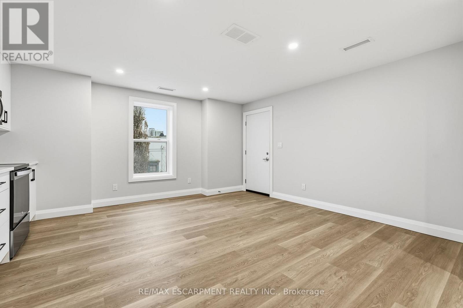 3 - 231 Park Street N, Hamilton (Central), Ontario  L8L 1L9 - Photo 9 - X12652032