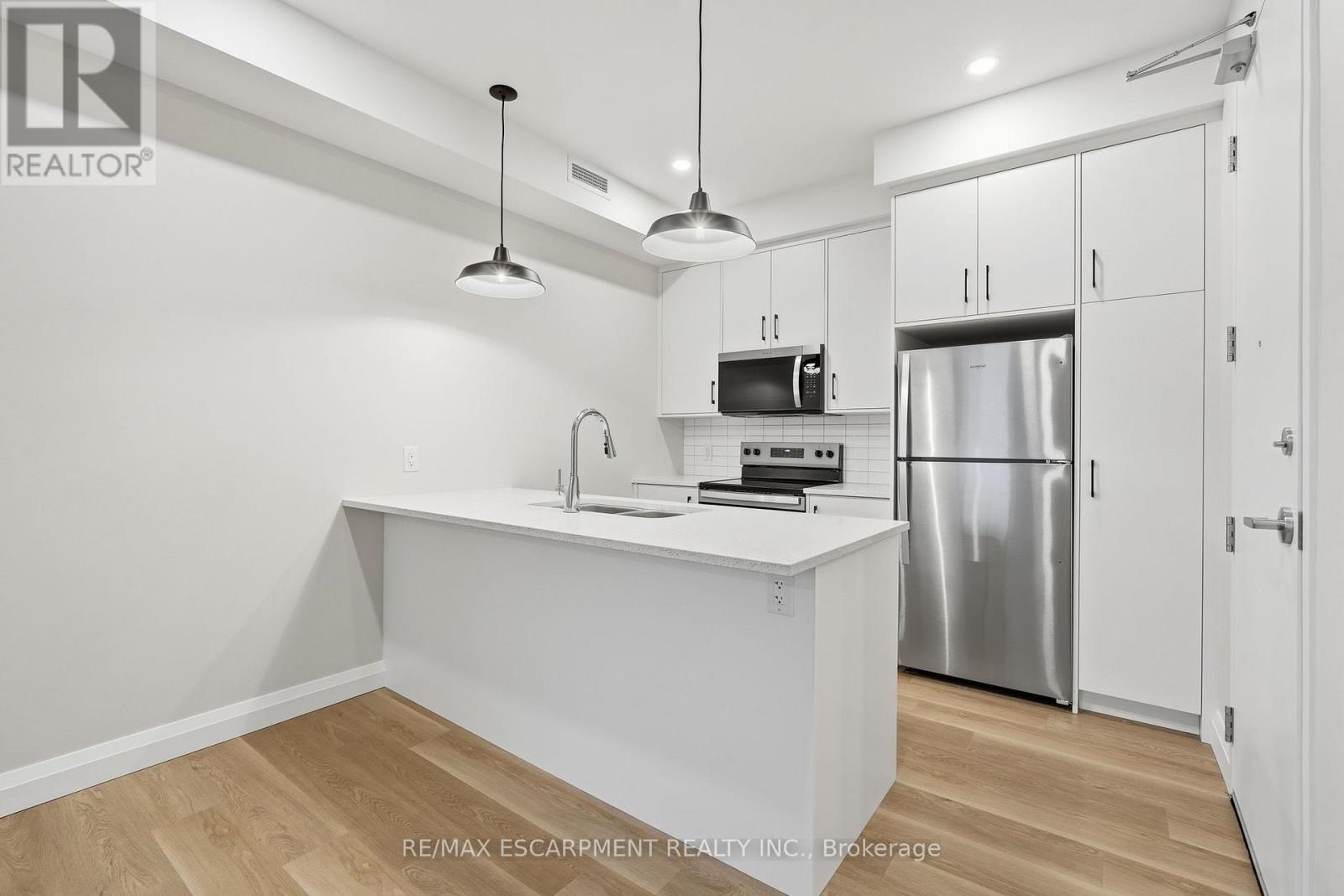 1 - 231 PARK STREET N, Hamilton, Ontario