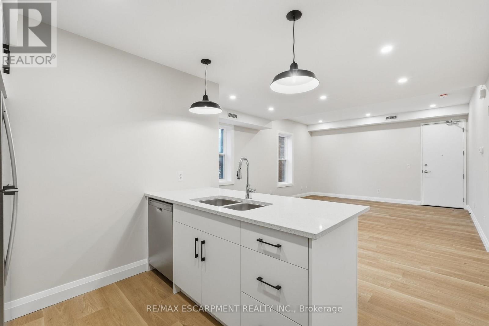 2 - 231 Park Street N, Hamilton (Central), Ontario  L8L 1L9 - Photo 10 - X12651850