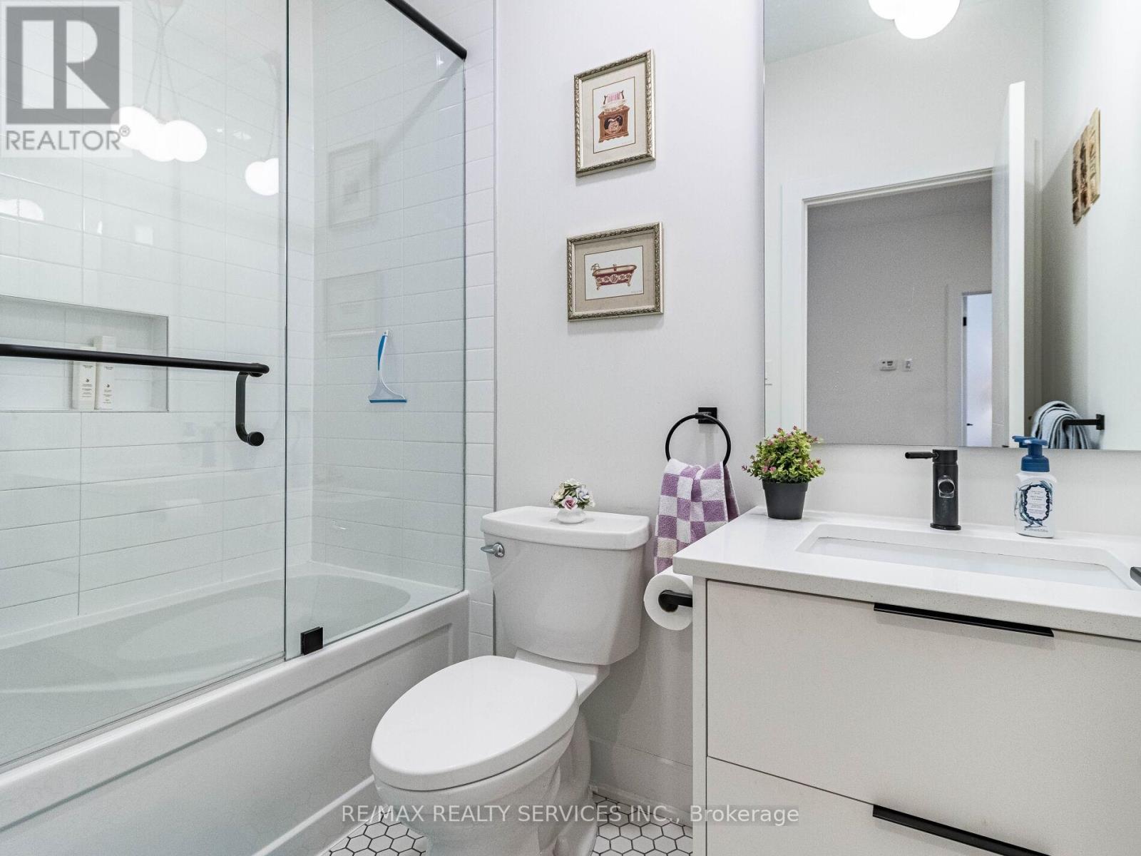 18 Princeton Common Street, St. Catharines, Ontario  L2N 0B7 - Photo 8 - X12689720