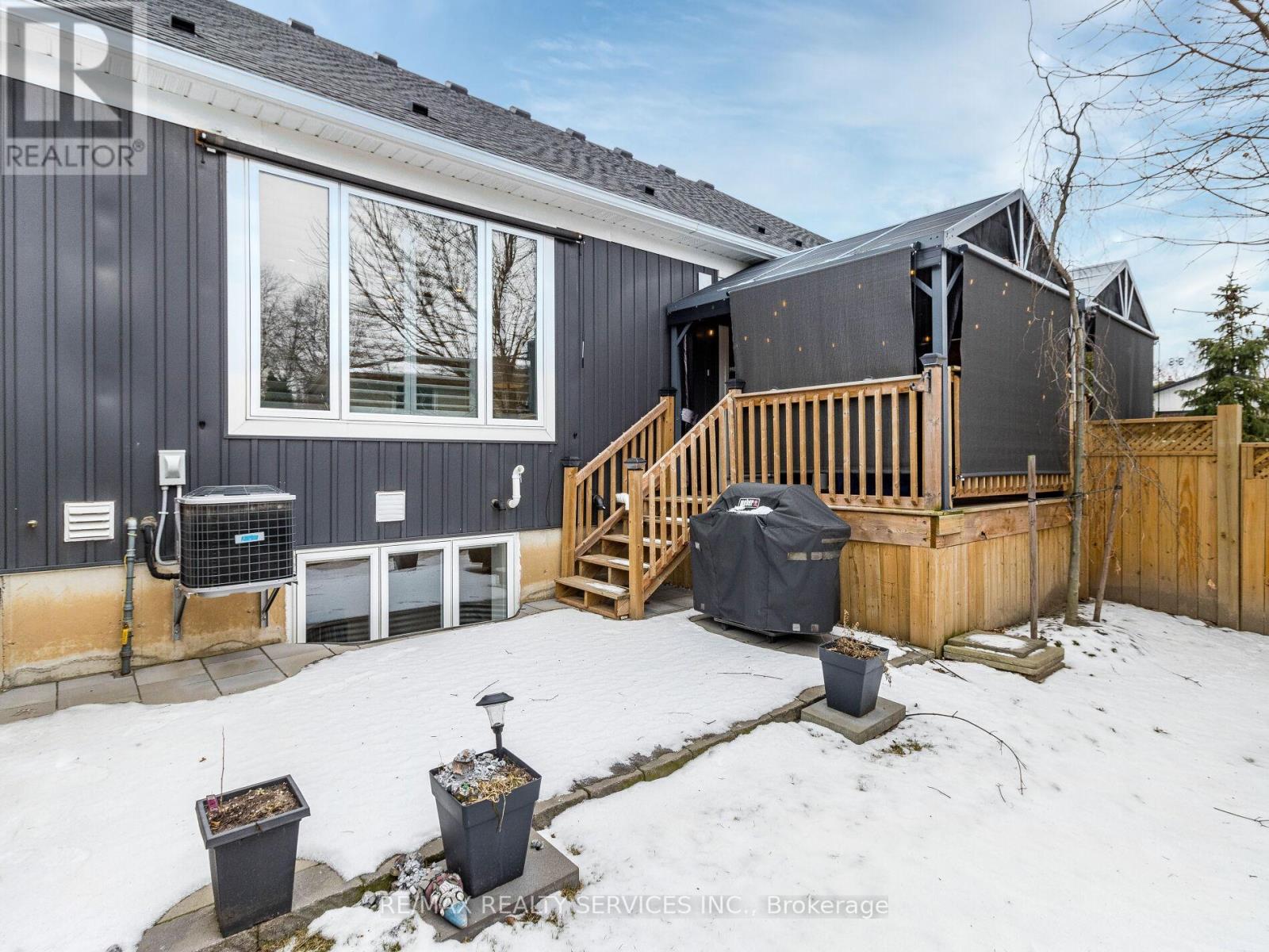 18 Princeton Common Street, St. Catharines, Ontario  L2N 0B7 - Photo 33 - X12689720