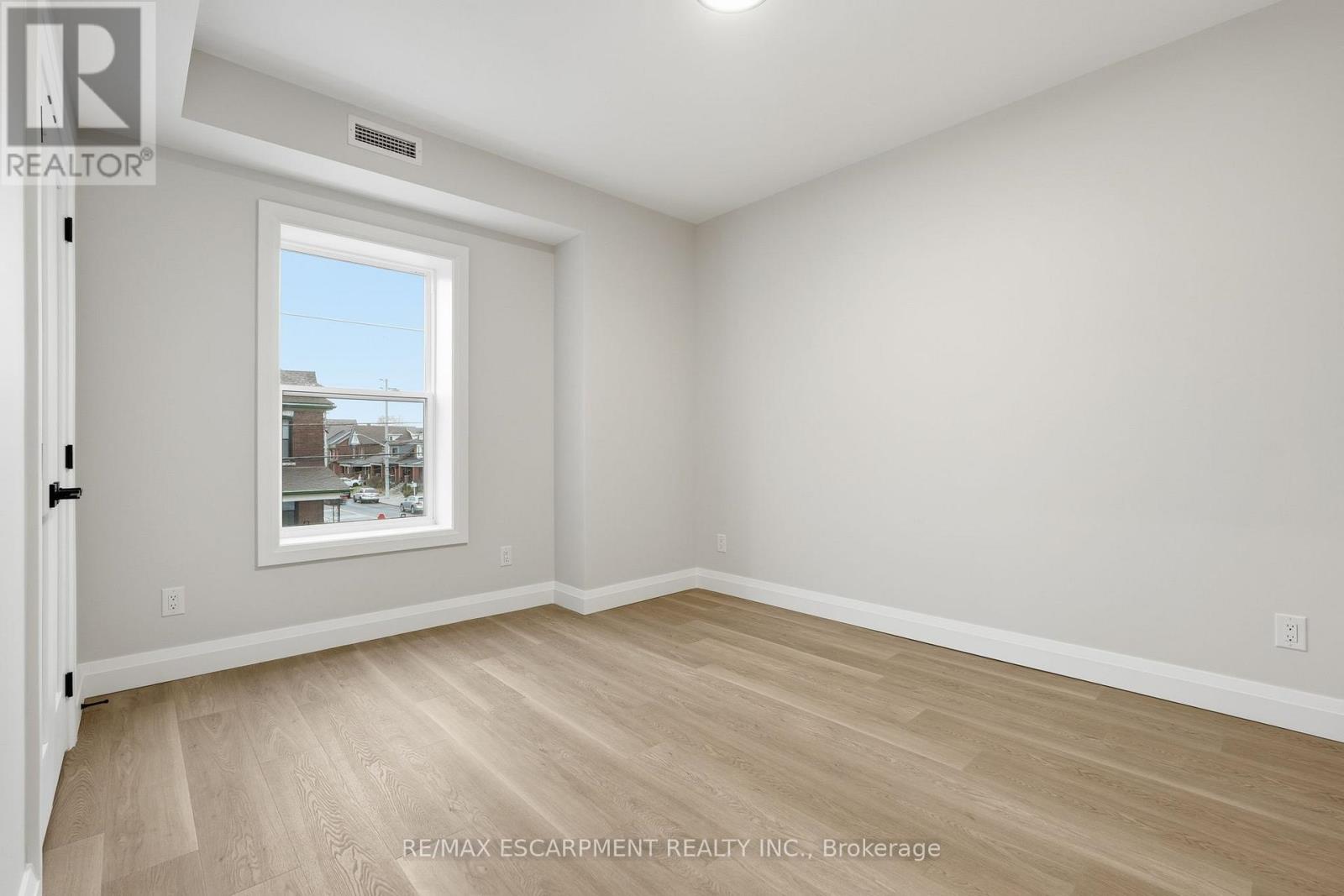 3 - 231 Park Street N, Hamilton (Central), Ontario  L8L 1L9 - Photo 12 - X12652032