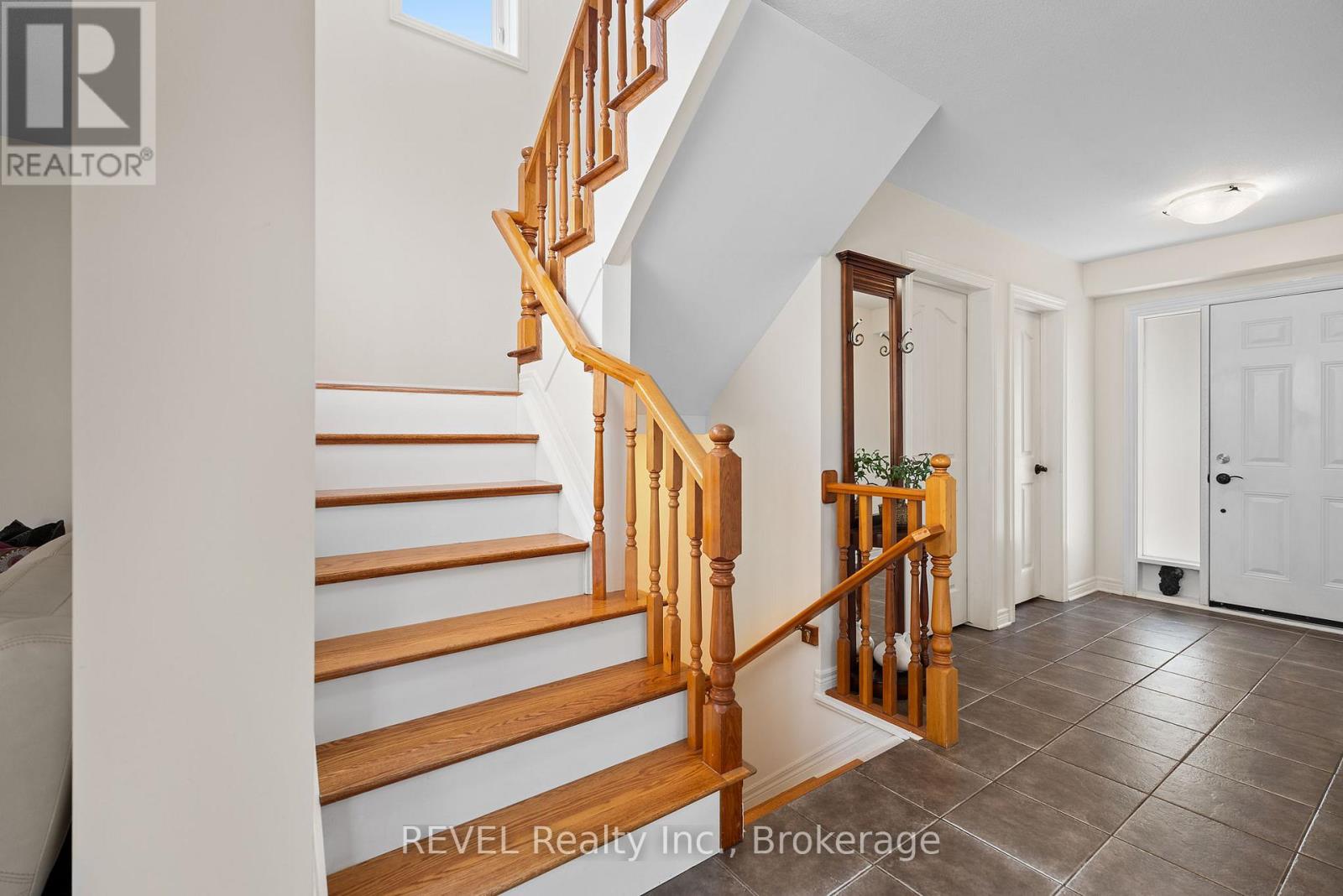 99 Loretta Drive, Niagara-On-The-Lake, Ontario  L0S 1T0 - Photo 13 - X12690674