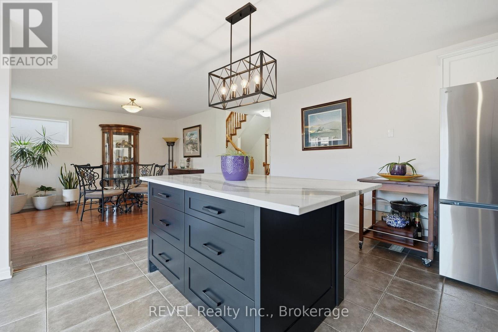 99 Loretta Drive, Niagara-On-The-Lake, Ontario  L0S 1T0 - Photo 12 - X12690674