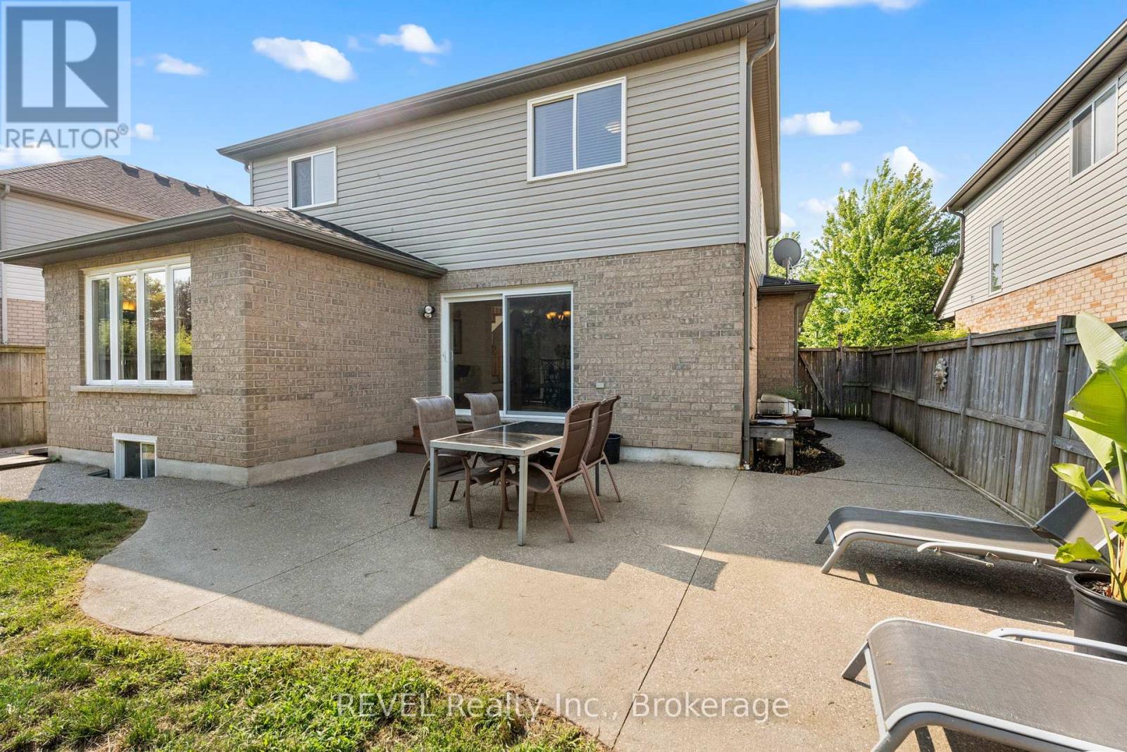 99 Loretta Drive, Niagara-On-The-Lake, Ontario  L0S 1T0 - Photo 22 - X12690674