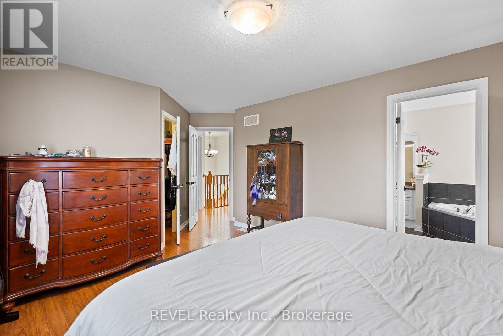 99 Loretta Drive, Niagara-On-The-Lake, Ontario  L0S 1T0 - Photo 17 - X12690674