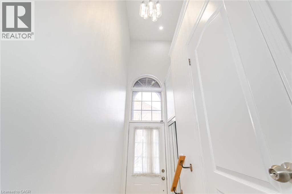 7186 Triumph Lane, Mississauga, Ontario L5N 0C5 - Photo 6 - 40798111