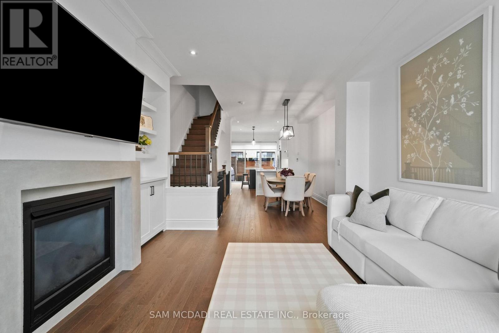 2 - 2160 Trafalgar Road, Oakville, Ontario  L6H 0N3 - Photo 2 - W12691308