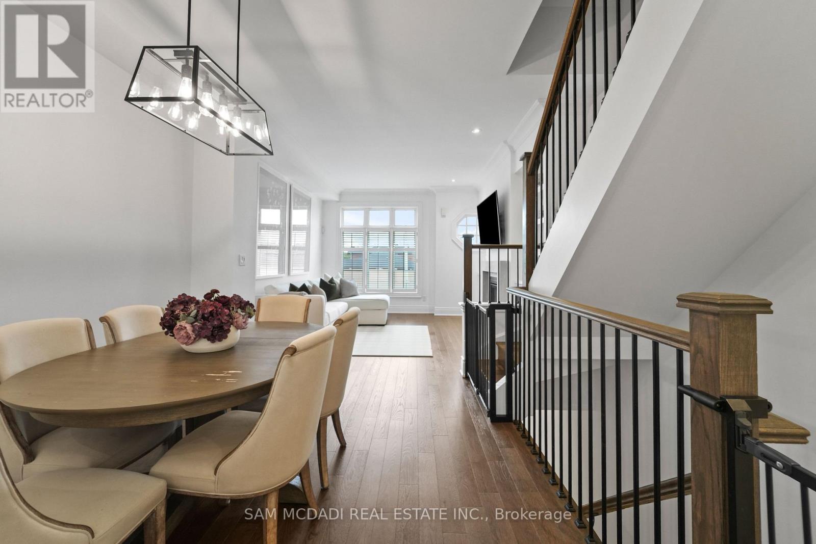 2 - 2160 Trafalgar Road, Oakville, Ontario  L6H 0N3 - Photo 6 - W12691308