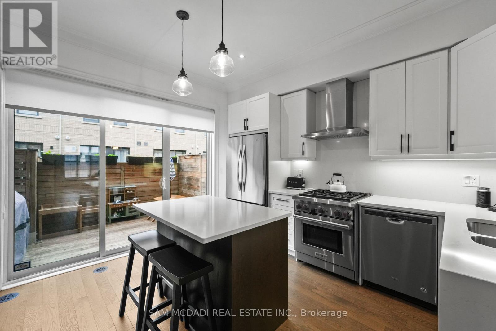 2 - 2160 Trafalgar Road, Oakville, Ontario  L6H 0N3 - Photo 8 - W12691308