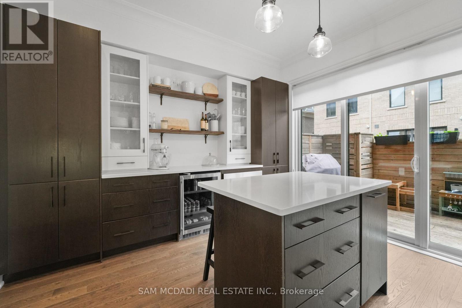 2 - 2160 Trafalgar Road, Oakville, Ontario  L6H 0N3 - Photo 9 - W12691308