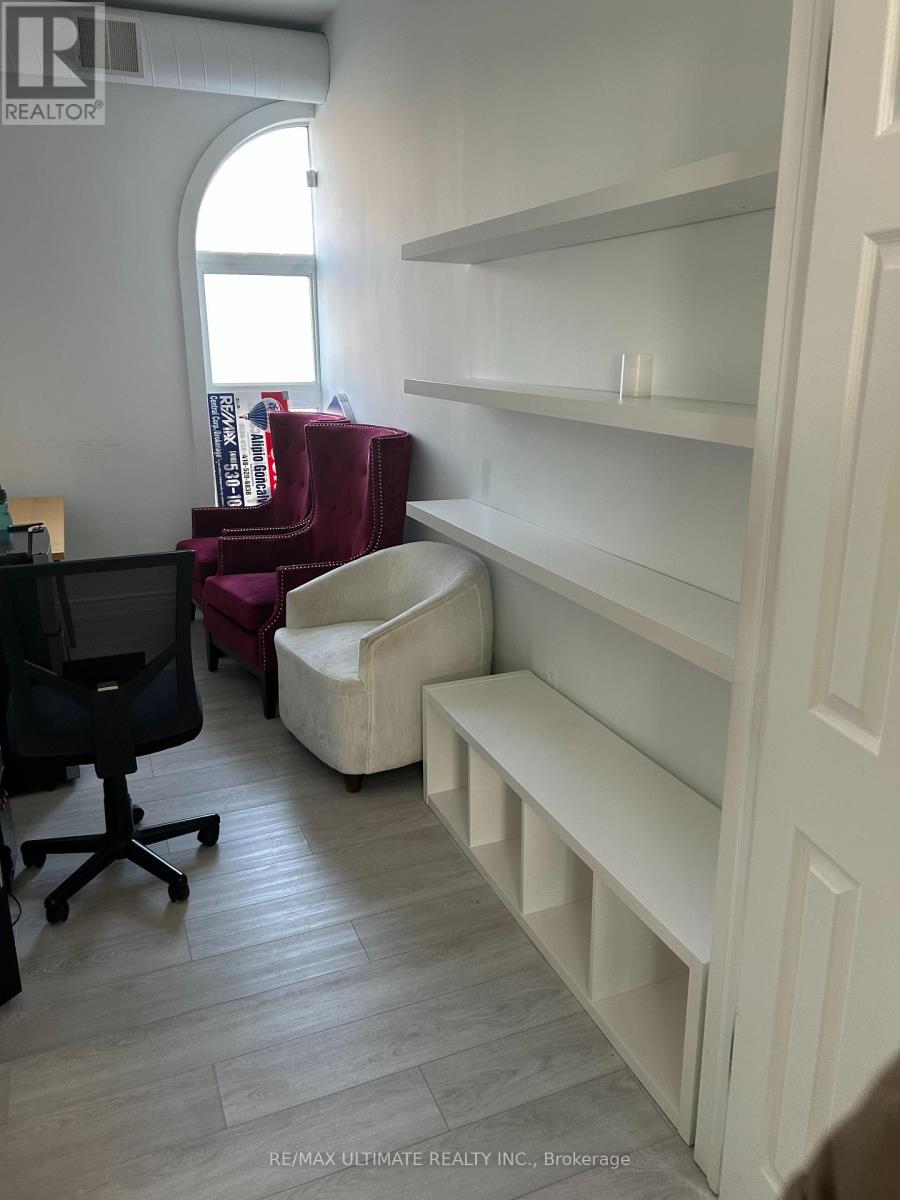 2255 Keele Street, Toronto, Ontario  M6M 3Z6 - Photo 9 - W12691370