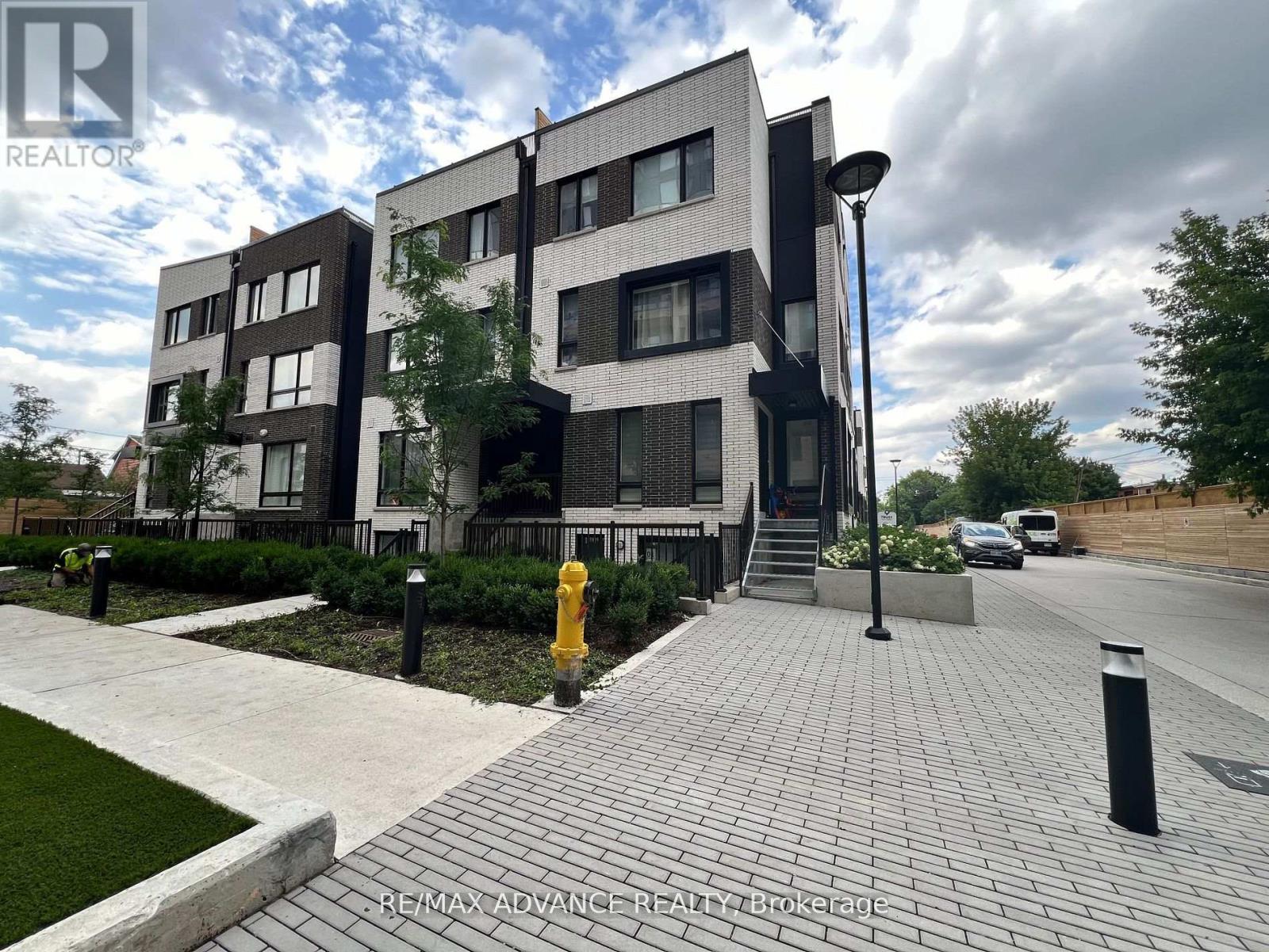 6 - 10 Ed Clark Gardens, Toronto, Ontario  M6N 0B5 - Photo 1 - W12691396