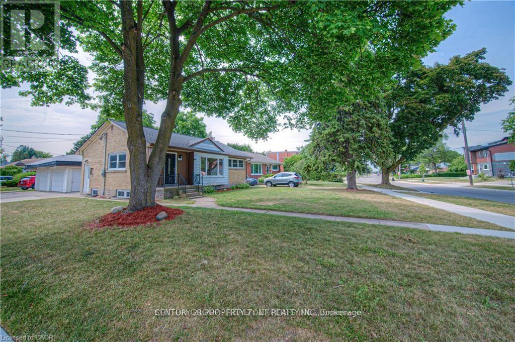 Upper - 169 Bruce Street, Kitchener, Ontario  N2B 1Z2 - Photo 2 - X12691298