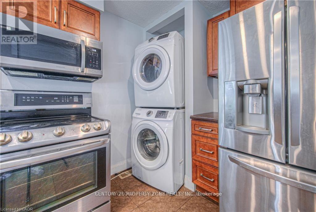 Upper - 169 Bruce Street, Kitchener, Ontario  N2B 1Z2 - Photo 7 - X12691298