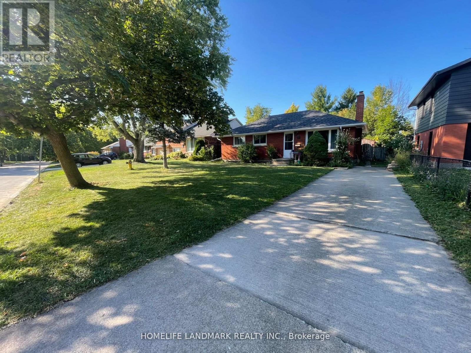 11 Byrne Boulevard, St. Catharines, Ontario  L2T 2H8 - Photo 3 - X12691368