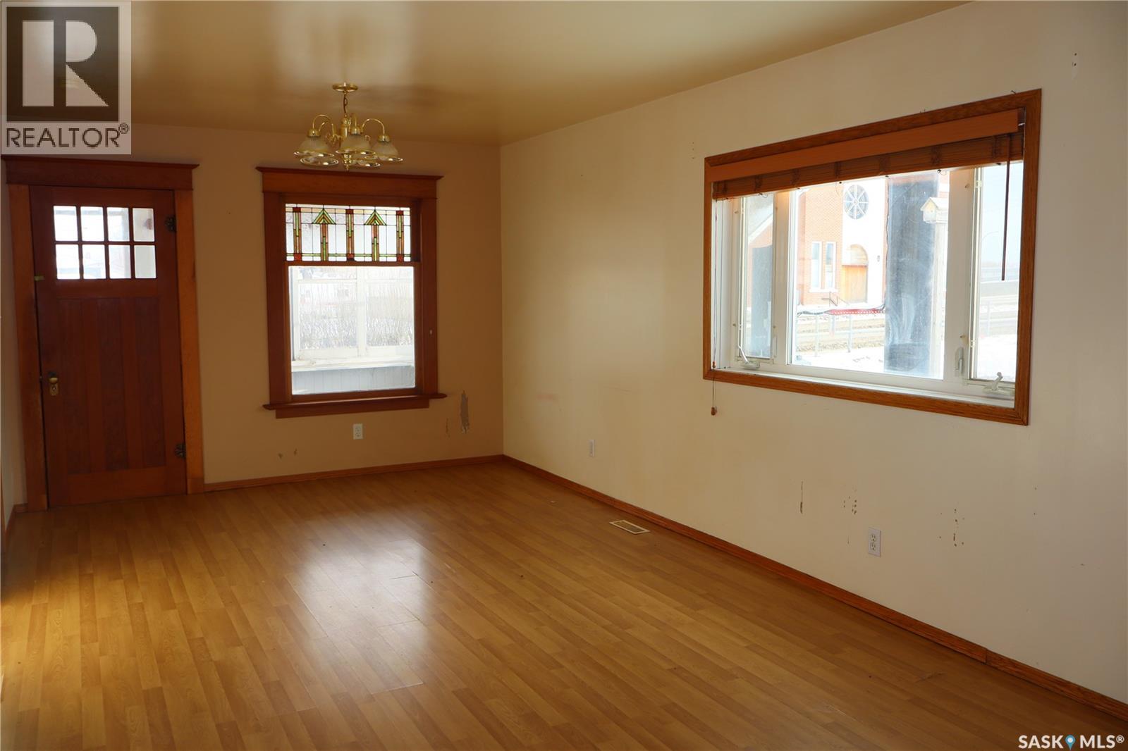 52 2nd Avenue Ne, Swift Current, Saskatchewan  S9H 2C5 - Photo 7 - SK026635