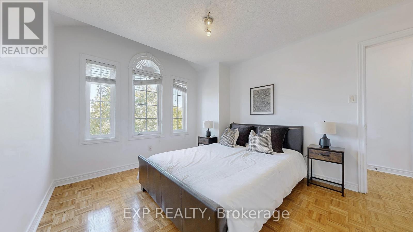 19 La Rocca Avenue, Vaughan, Ontario  L4H 2B6 - Photo 22 - N12688830