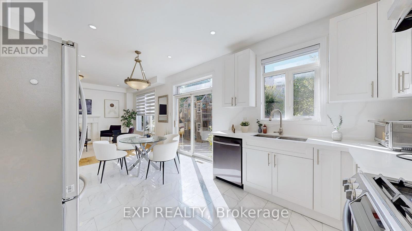 19 La Rocca Avenue, Vaughan, Ontario  L4H 2B6 - Photo 13 - N12688830