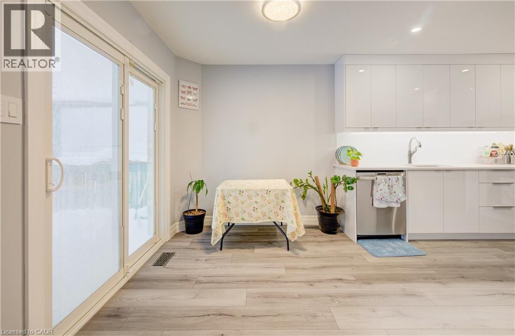 524 Windflower Crescent, Kitchener, Ontario  N2E 3S9 - Photo 9 - 40797763