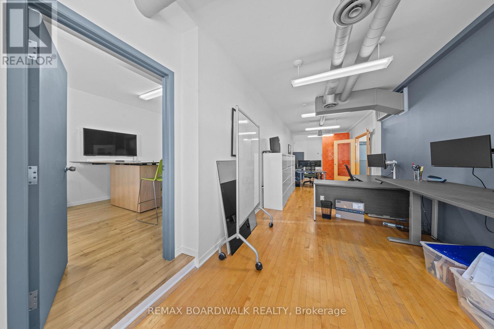 209-210 - 346 Richmond Road E, Ottawa, Ontario  K2A 0E7 - Photo 8 - X12615038