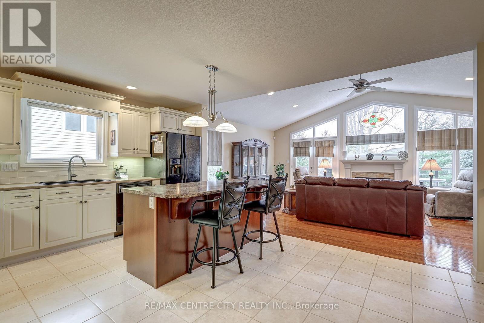 17 Hickory Lane, St. Thomas, Ontario  N5R 6K8 - Photo 10 - X12691422