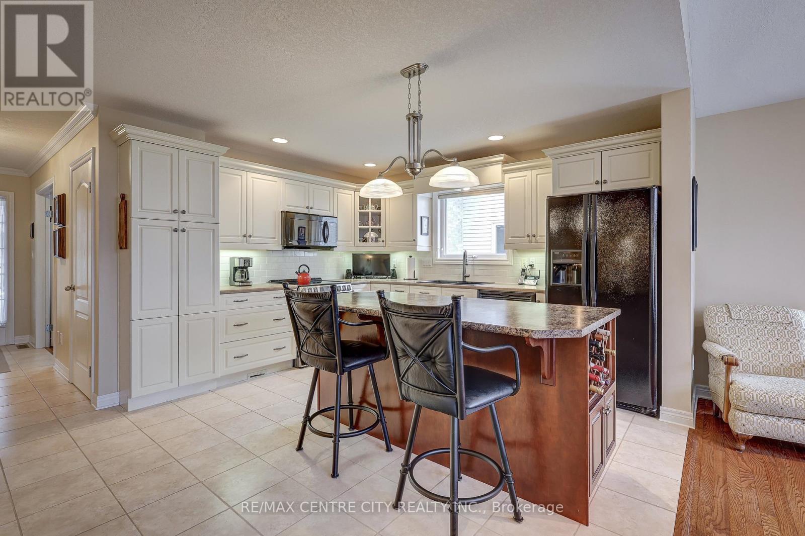 17 Hickory Lane, St. Thomas, Ontario  N5R 6K8 - Photo 14 - X12691422