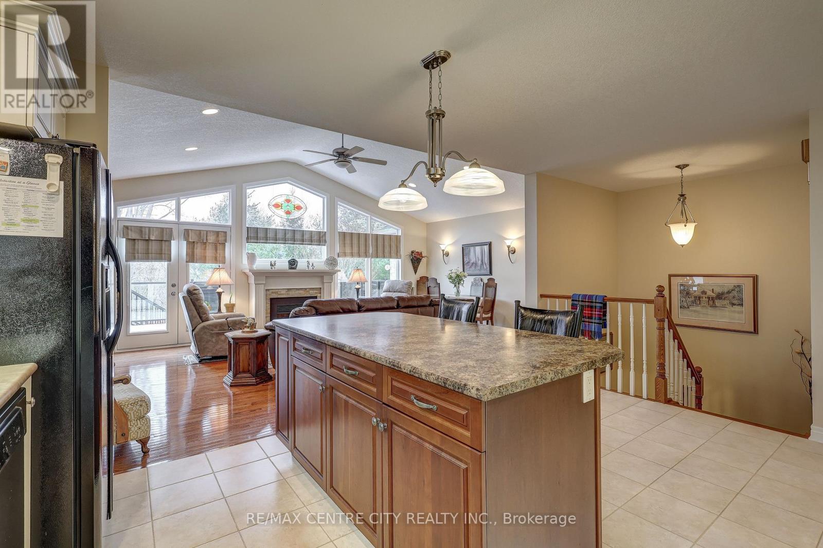 17 Hickory Lane, St. Thomas, Ontario  N5R 6K8 - Photo 9 - X12691422