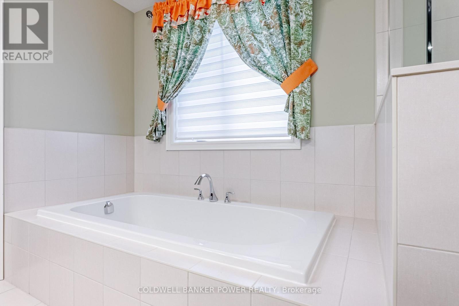 2277 Tokala Trail, London North, Ontario  N6G 0N6 - Photo 25 - X12691430