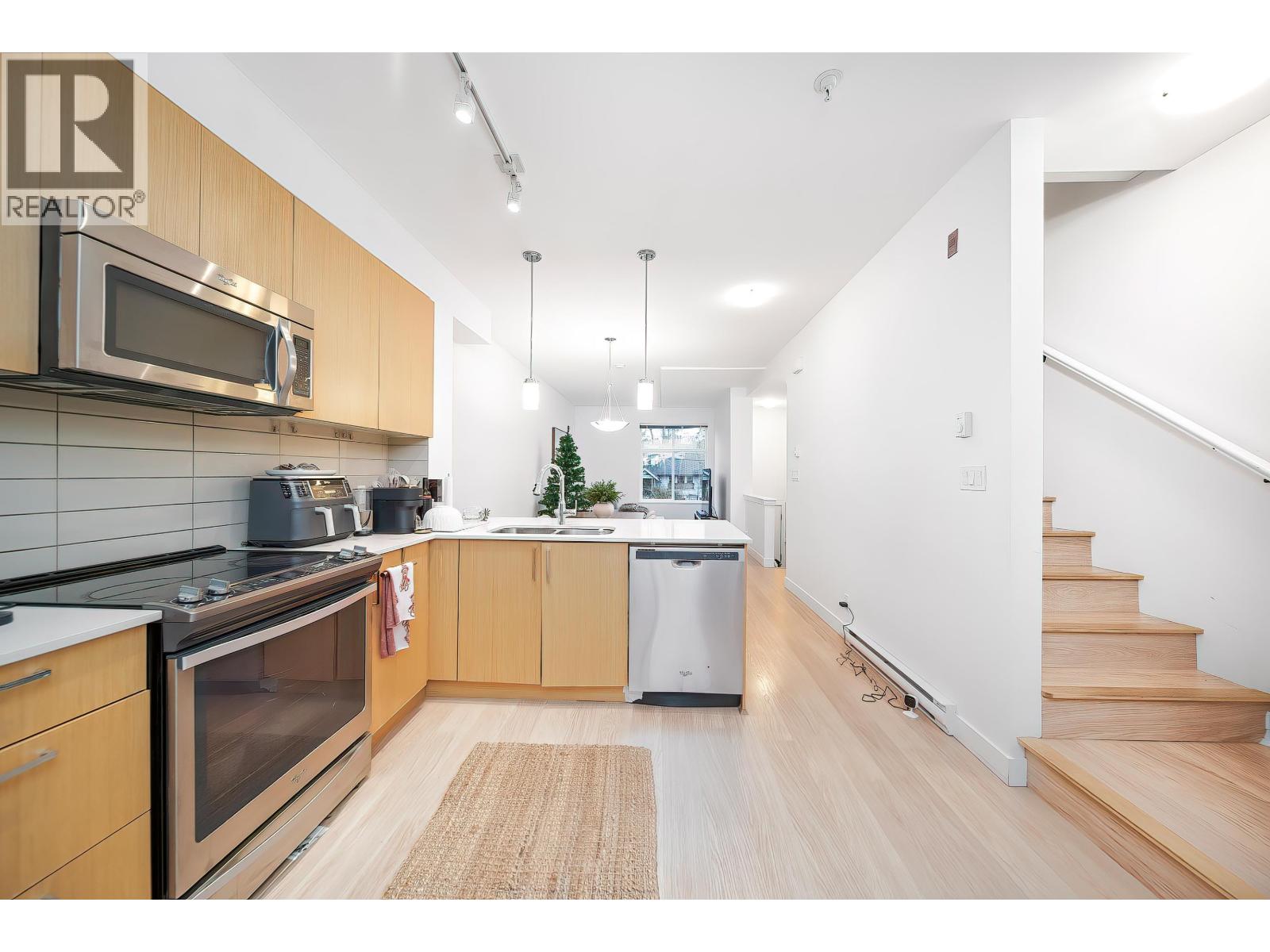 206 7250 18th Avenue, Burnaby, British Columbia  V3N 1H3 - Photo 17 - R3078696