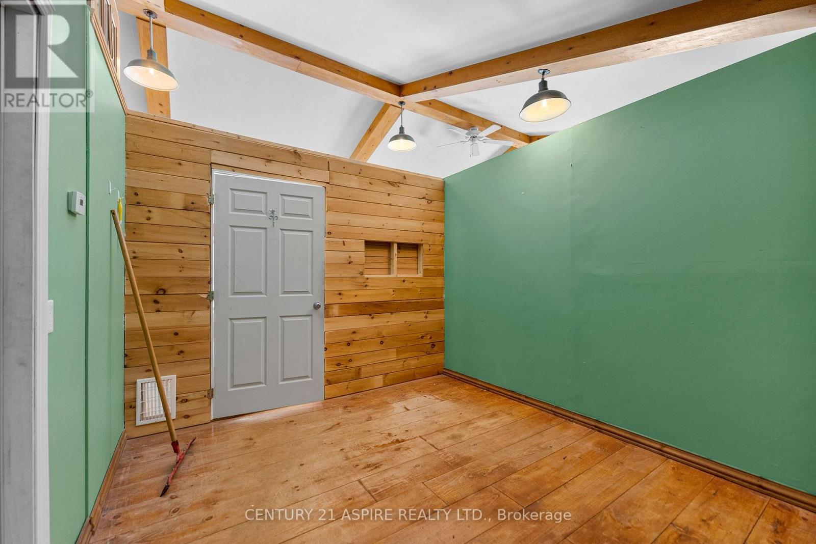 400 Calabogie Road, Mcnab/braeside, Ontario  K7S 3G8 - Photo 18 - X12691628