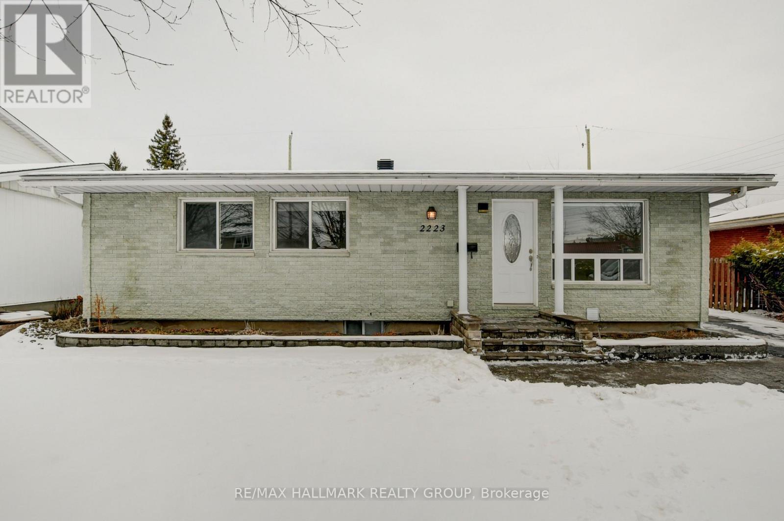 2223 Martha Avenue, Ottawa, Ontario  K1G 1K8 - Photo 1 - X12691608