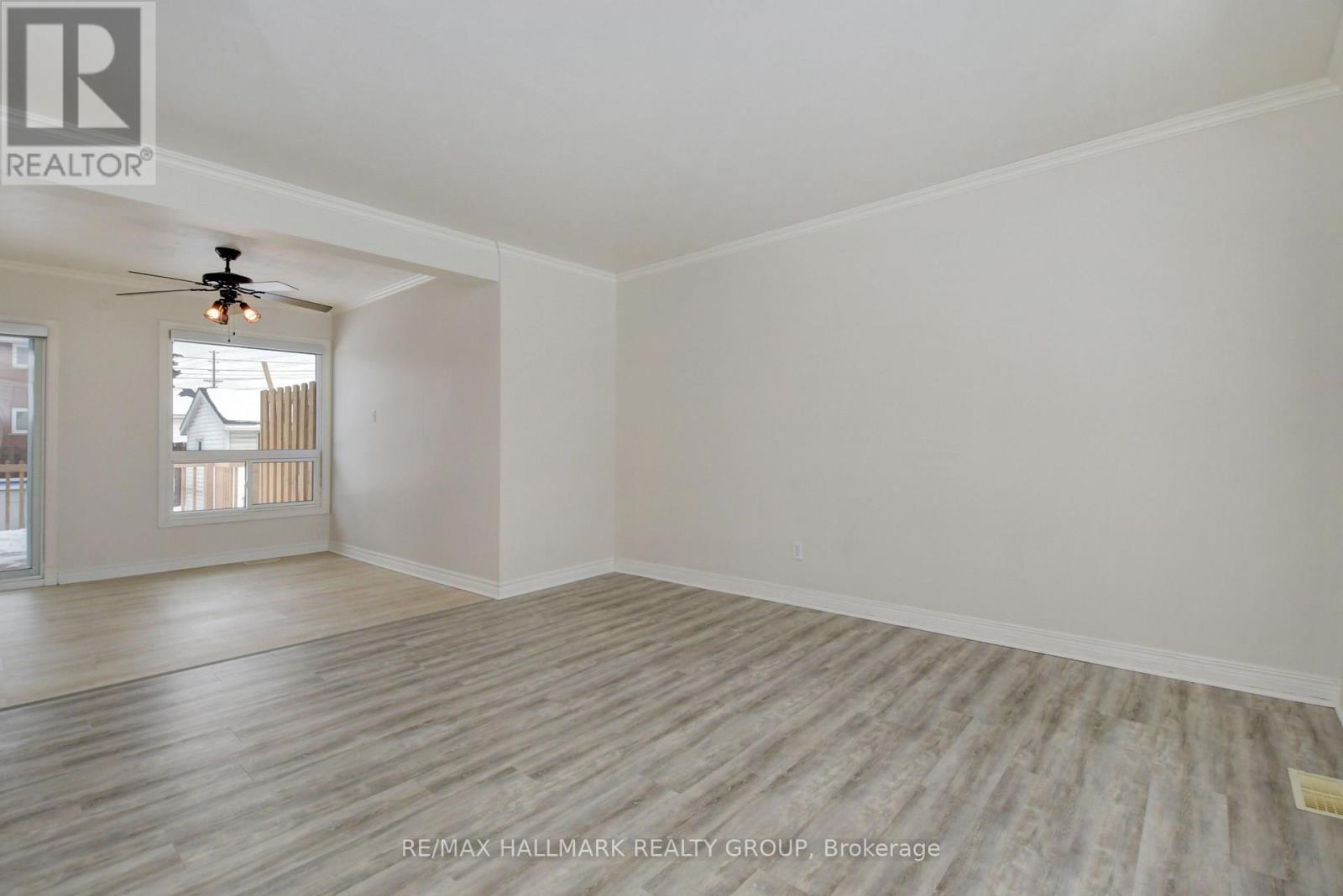 2223 Martha Avenue, Ottawa, Ontario  K1G 1K8 - Photo 3 - X12691608