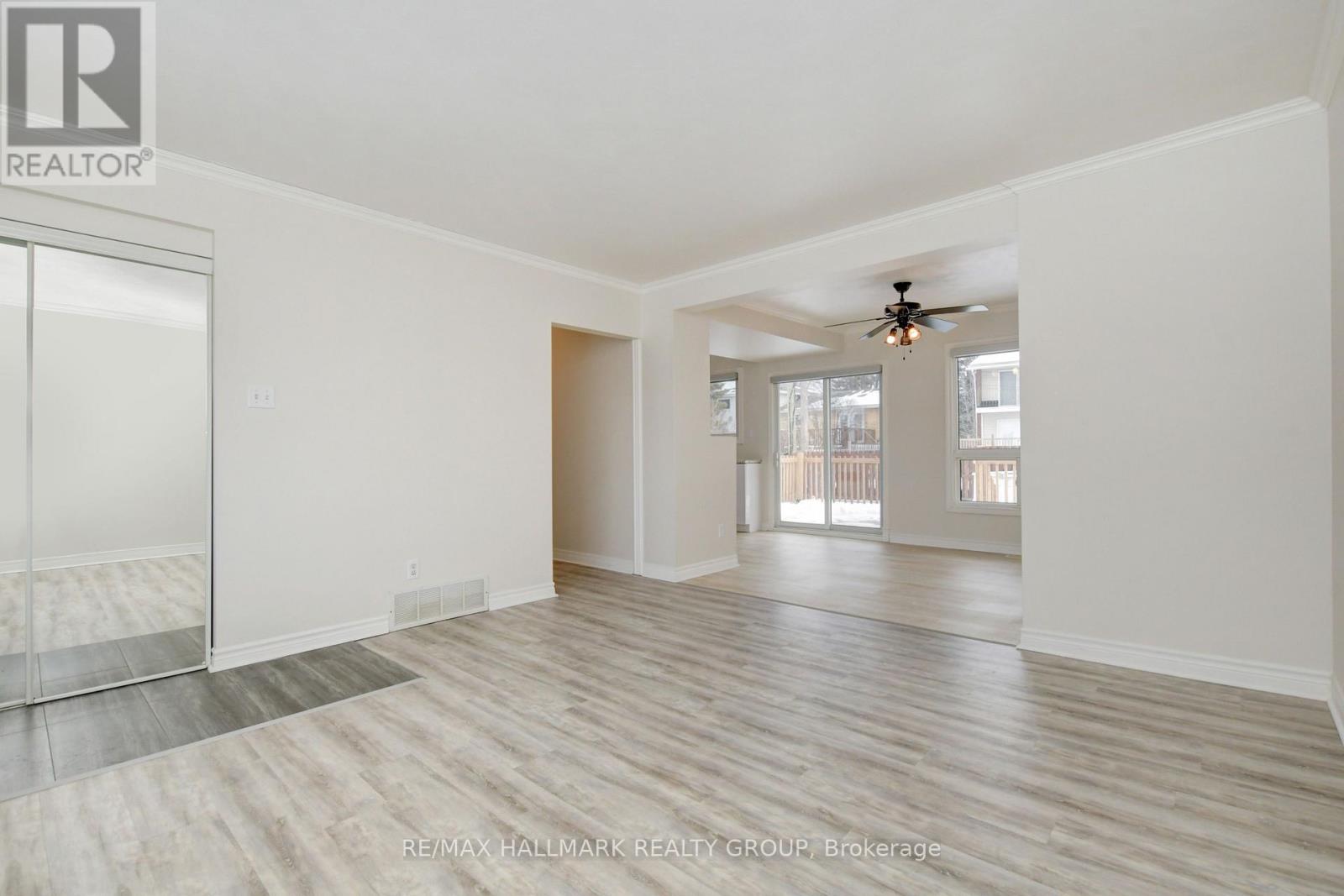 2223 Martha Avenue, Ottawa, Ontario  K1G 1K8 - Photo 4 - X12691608