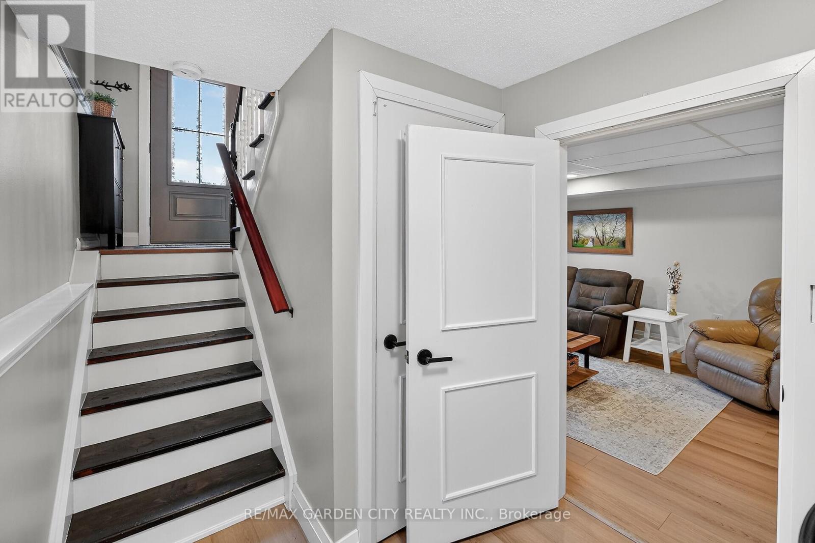 3917 Vineyard Crescent, Lincoln, Ontario  L0R 2C0 - Photo 21 - X12691432