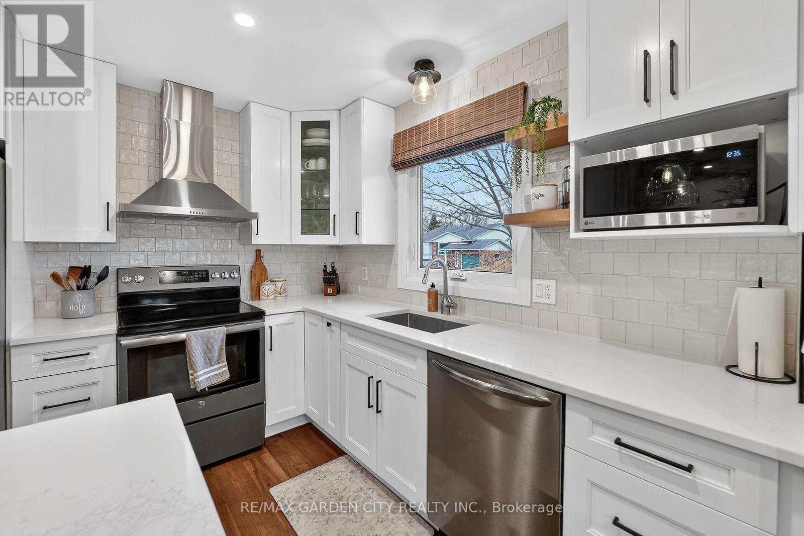 3917 Vineyard Crescent, Lincoln, Ontario  L0R 2C0 - Photo 9 - X12691432