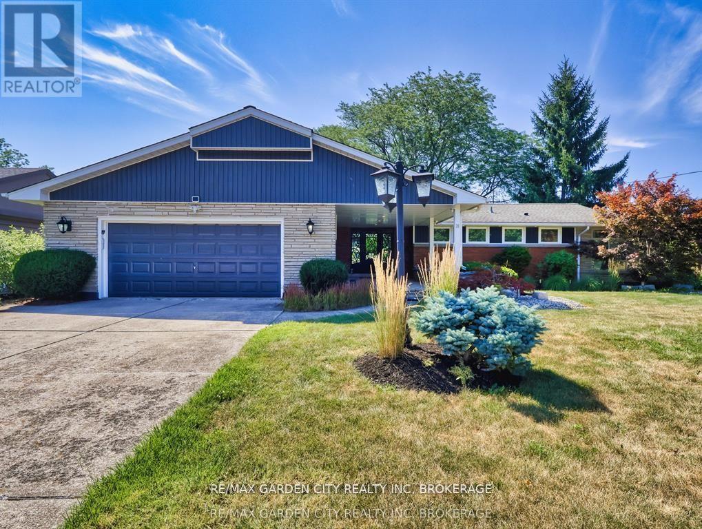 28 Marsdale Drive, St. Catharines, Ontario  L2T 3S3 - Photo 2 - X12691678