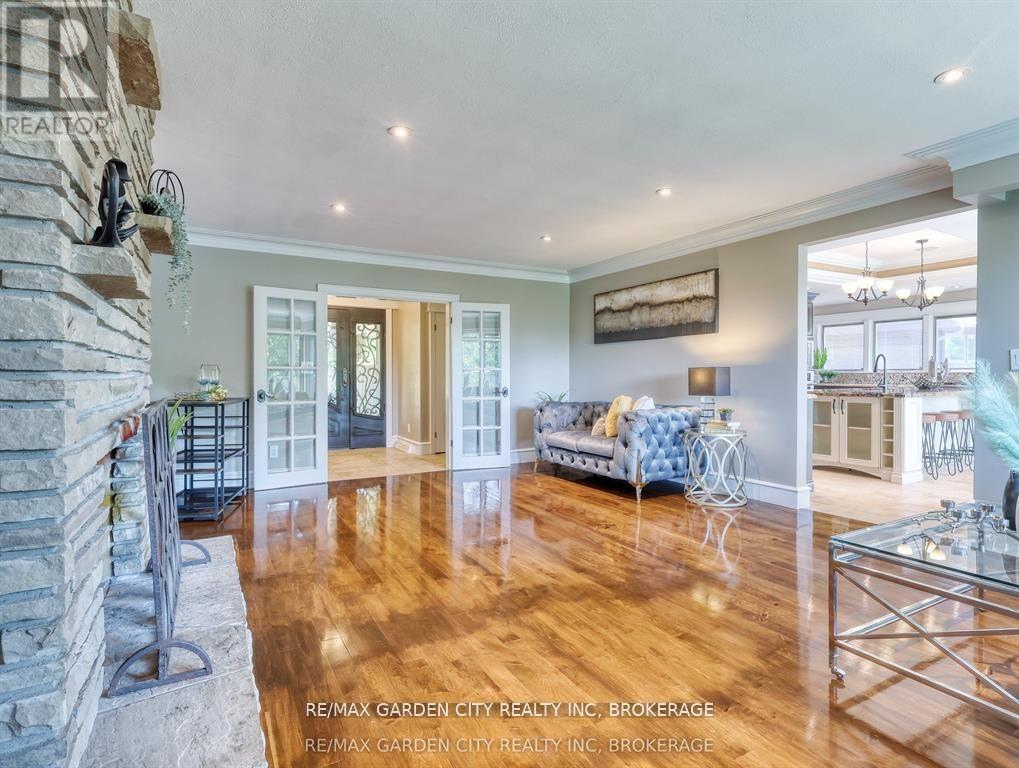 28 Marsdale Drive, St. Catharines, Ontario  L2T 3S3 - Photo 7 - X12691678