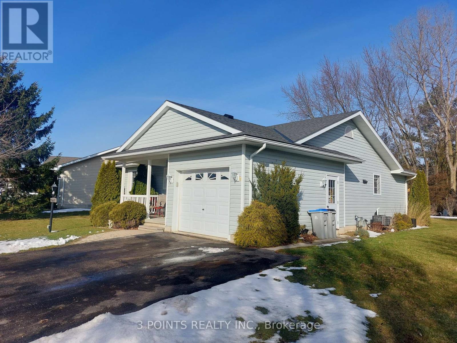 371 Shannon Boulevard, South Huron, Ontario  N0M 1T0 - Photo 2 - X12672750