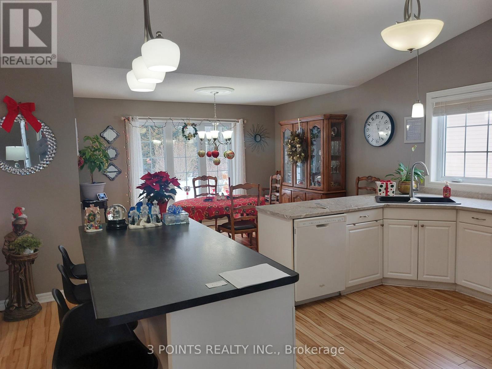 371 Shannon Boulevard, South Huron, Ontario  N0M 1T0 - Photo 8 - X12672750