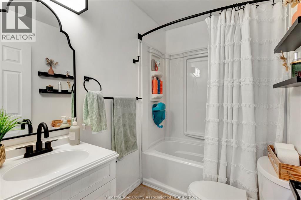 2572 Tourangeau Road, Windsor, Ontario  N8W 4N9 - Photo 15 - 26000980