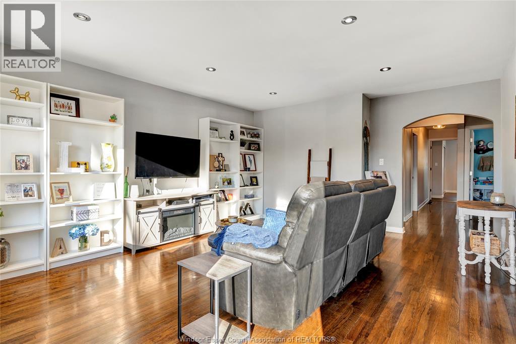 2572 Tourangeau Road, Windsor, Ontario  N8W 4N9 - Photo 2 - 26000980