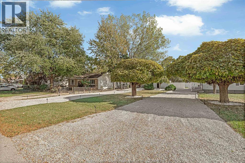 649 Edinborough Street, Windsor, Ontario N8X 3C8 - Photo 6 - 26000979