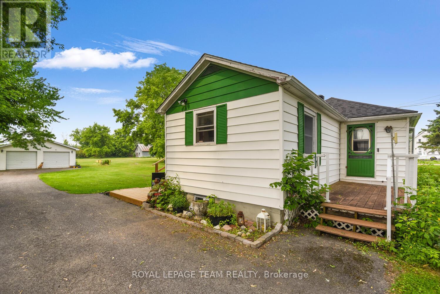 6 Burchell Street, Edwardsburgh/cardinal, Ontario  K0E 1T1 - Photo 10 - X12205878