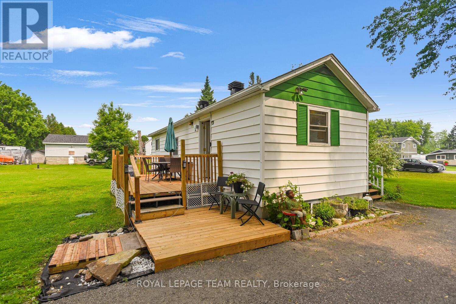 6 Burchell Street, Edwardsburgh/cardinal, Ontario  K0E 1T1 - Photo 26 - X12205878