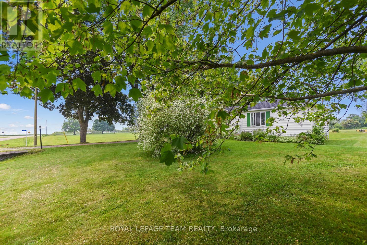 6 Burchell Street, Edwardsburgh/cardinal, Ontario  K0E 1T1 - Photo 4 - X12205878