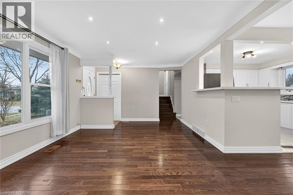 7053 Bonnie Street, Niagara Falls, Ontario  L2G 7N1 - Photo 5 - 40792622