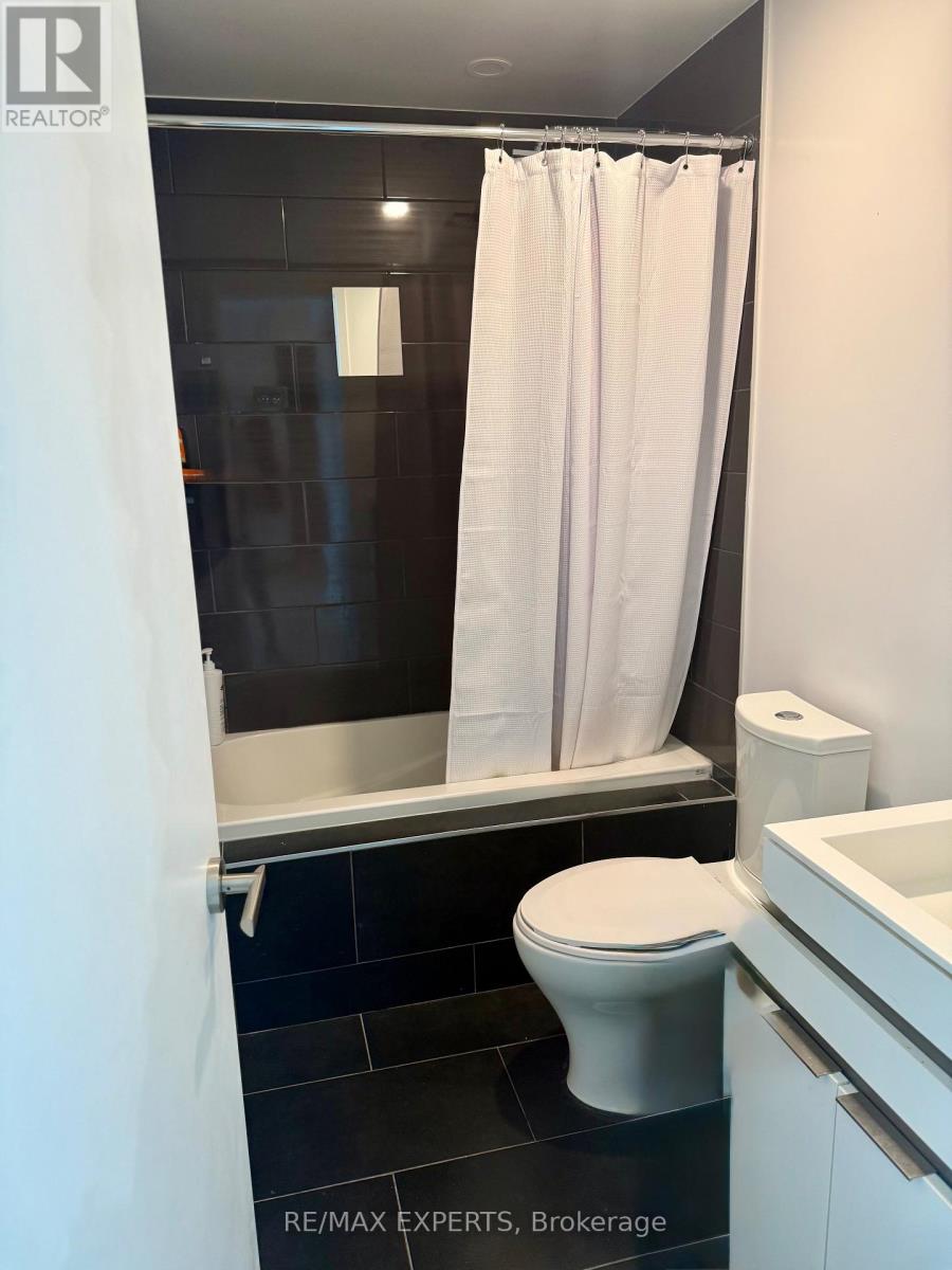 3414 - 197 Yonge Street, Toronto, Ontario  M5B 0C1 - Photo 14 - C12691410